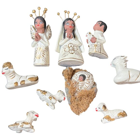 Hand-Painted Peruvian Clay Pottery  Nativity Set With 9 Figures Miniture - Picture 1 of 8
